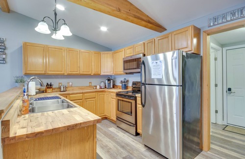Cross Hill Cottage | Lakefront Retreat w/Private Dock!