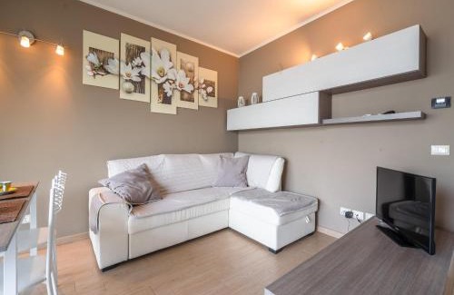 Marone Apartment | Lakefront Retreat with Garden