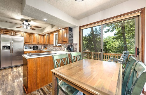 Bella Vista House | Lakefront Serenity! Paddle, Kayak and Relax from your private dock!