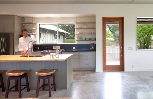 Kingsland House | Lakefront-Sleeps12-Pets OK-Boat Slip
