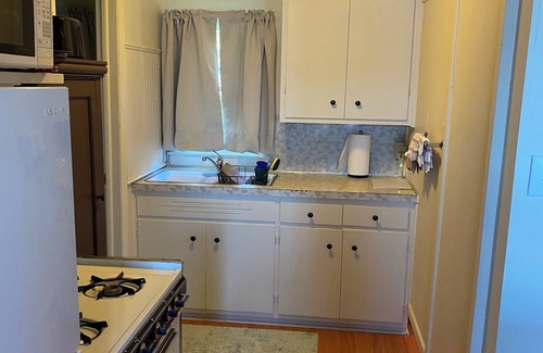 Brice Prairie Apartment | Lakefront studio. Natural setting, sunsets, kayaks, fishing dock, paved walking