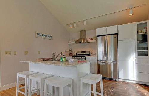 Sanbornville House | Lakefront studio with private dock, fast WiFi & full kitchen - dog-friendly