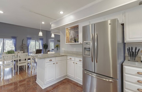 Wilson Lake House | Lakefront Tampa home w/pool table + outdoor patio