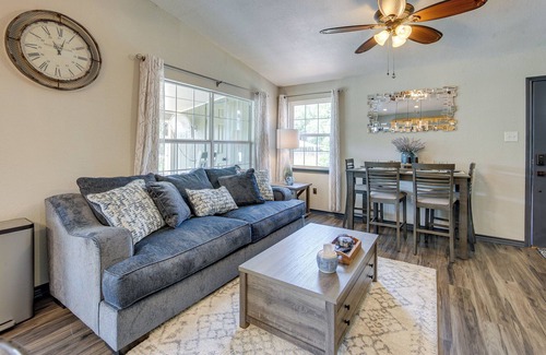 Tool House | Lakefront Texas Vacation Rental w/ Private Dock