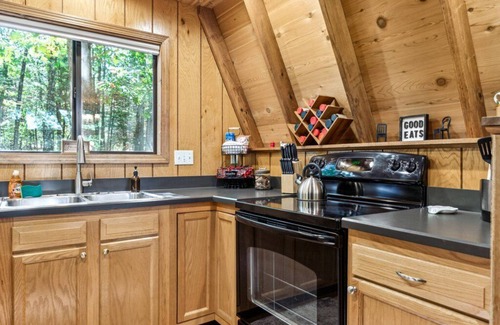 Wright City Ski Chalet | Lakefront Timberline Chalet