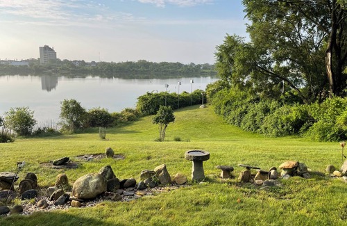 Montauk House | Lakefront two-bed, Approximately 2200 Sq Ft.,two full baths, WiFi and AC