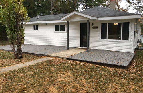 Idlewild Cottage | Lakefront two bedroom cottage with Wifi and Ac on enchanting Idlewild Lake