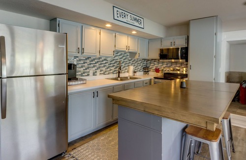 Versailles House | Lakefront Versailles Vacation Rental w/Dock!