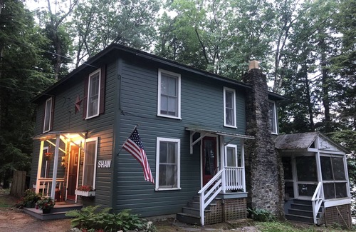 Salisbury House | Lakefront Victorian Cottage Summer Rental