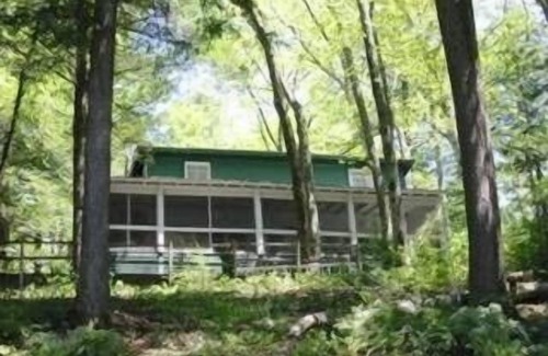 Salisbury House | Lakefront Victorian Cottage Summer Rental