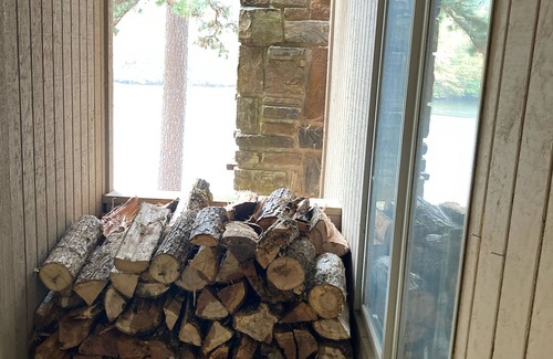Hot Springs Village House | Lakefront W 6 per Spa, sauna,& 6 kayaks!