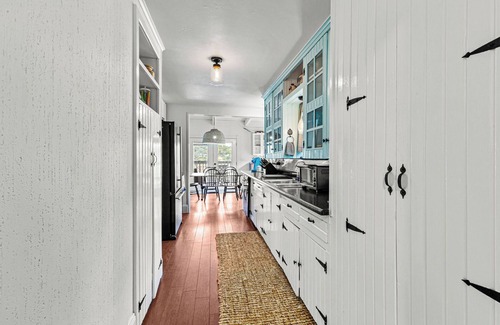 Cisco House | LAKEFRONT ~ Weekday & Spring Deals! Fishing ~ Private Dock ~ Pets OK