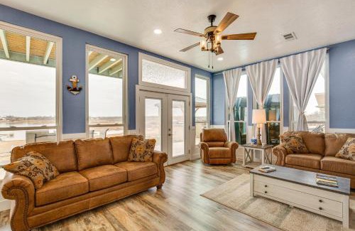 Lakeside City House | Lakefront Wichita Falls Home with Pool and Hot Tub