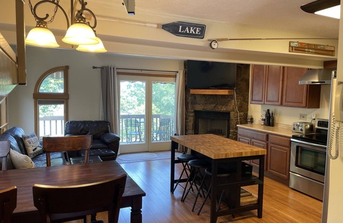 McHenry House | Lakefront Wisp Away/w Dock