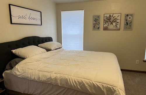 Whitetail House | Lakehouse retreat walking distance to fishing, beach, ice cream and restaurant