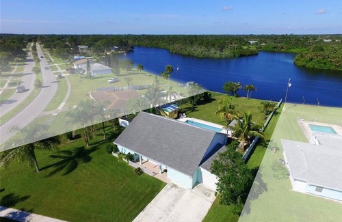 Sebastian Highlands House | Lakehouse with Sunsets only one mile from Indian River Lagoon