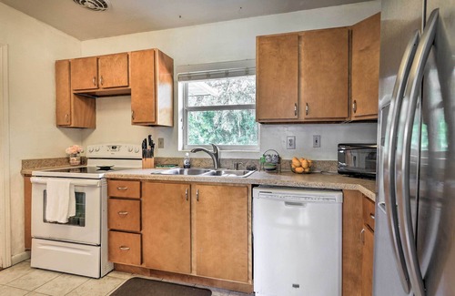 Lakeland House | Lakeland Home w/Large Backyard ~ 1 Mile From FSC!