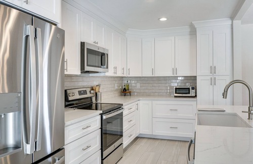 Lakeland House | Lakeland Retreat w/Private Pool & Yard Games!