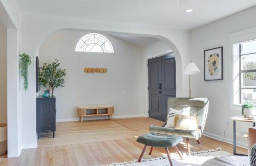 Lakeland House | Lakeland Retreat with Private Pool and Yard Games!