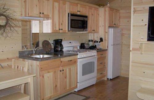 Milton Resort | Lakeland RV Campground Cottage 15