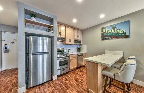 South Lake Tahoe Condo | Lakeland Village #225 - Studio in Lodge, romantic remodel, walk to Lake