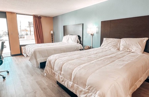 Russell Springs Hotel | Laker Inn
