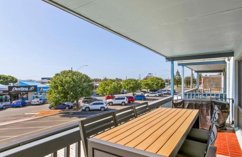 Lakes Entrance Apartment | Lakes in Town
