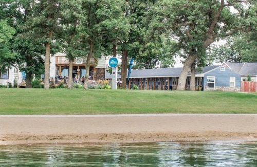 Detroit Lakes Hotel | Lakes Inn