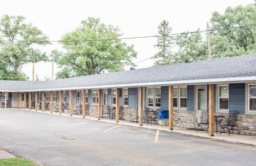 Detroit Lakes Hotel | Lakes Inn