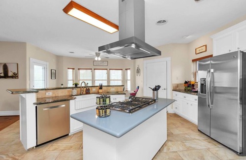 Lake Houston Apartment | Lakeshore Escape with Breathtaking View
