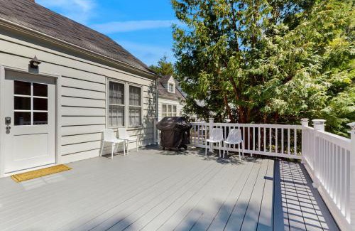 Lakeside House | Lakeshore Haven