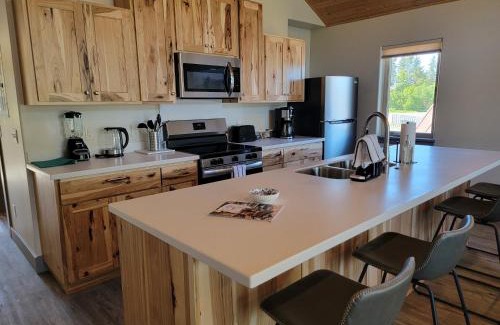 Homer House | Lakeshore Lodging Suites