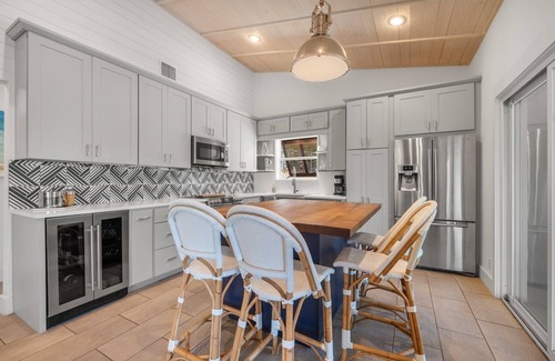 Spicewood House | Lakeshore Oasis-Private Dock-2 Homes in 1!