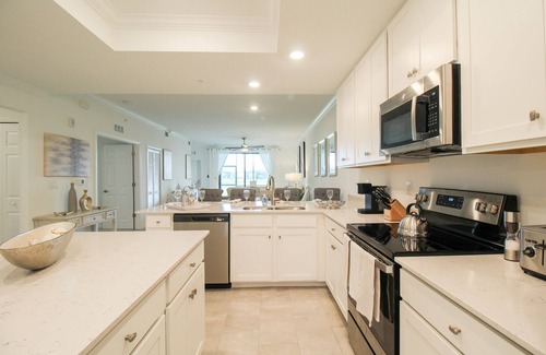 Lakewood Ranch Condo | Lakeshore Retreat | 2 Bed, 2 Bath