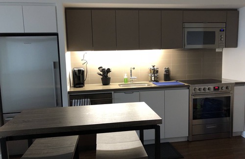 Fort York House | Lakeshore townhouse.