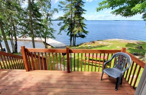 Ray Cabin | Lakeside 2 Bedroom Boulder Cabin on Kab