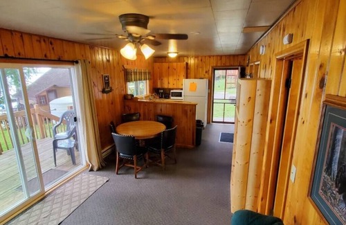 Ray Cabin | Lakeside 2 Bedroom Pelican Cabin on Kab