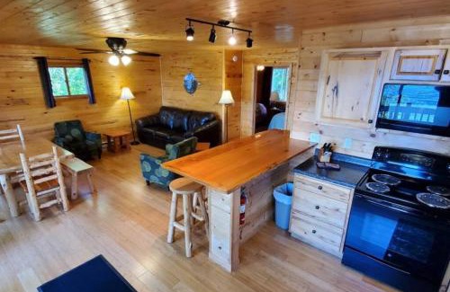 Ray House | Lakeside 2 Bedroom Wolfs Den Cabin On Kab
