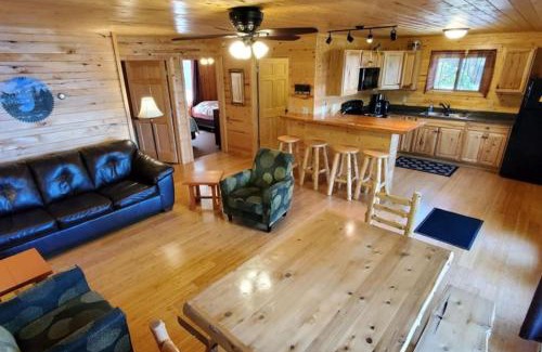 Ray House | Lakeside 2 Bedroom Wolfs Den Cabin On Kab