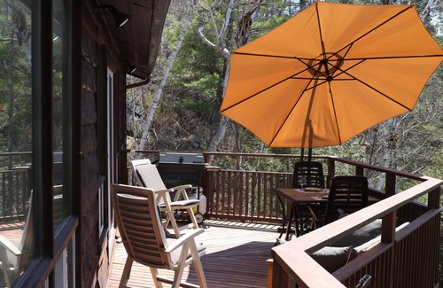 Frontenac Cottage | Lakeside 4 bedroom home on Buck Lake near Kingston
