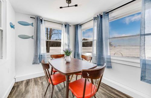 Orono House | Lakeside 4BD Pushaw Lake Retreat