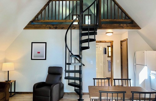 Indian Point Cabin | Lakeside A-Frame Cabin with Loft | Calm Waters Resort | Boat Slips & Rentals | FREE Kayaks & Paddleboards | Guided Fishing & Lake Tours!