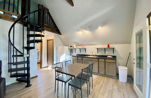 Indian Point Cabin | Lakeside A-Frame Cabin with Loft | Calm Waters Resort | Boat Slips & Rentals | FREE Kayaks & Paddleboards | Guided Fishing & Lake Tours!