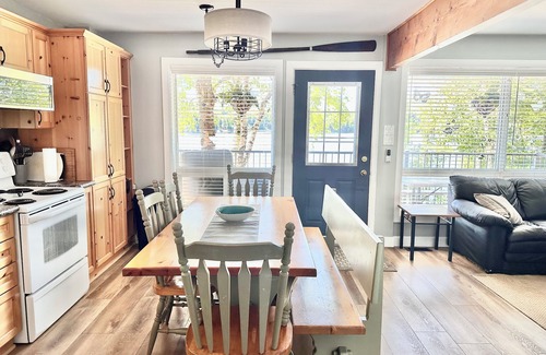 Havelock-Belmont-Methuen Cottage | Lakeside Beach Haven - 4 Season Property - Sandy beach Cordova Lake, Havelock ON