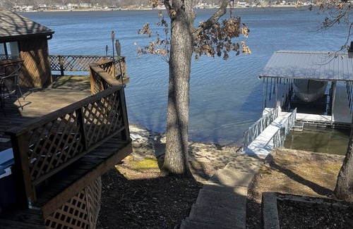 Climax Springs House | Lakeside Bliss: Cozy 4BR Retreat, Private Dock & Boat Slip at the 60MM!