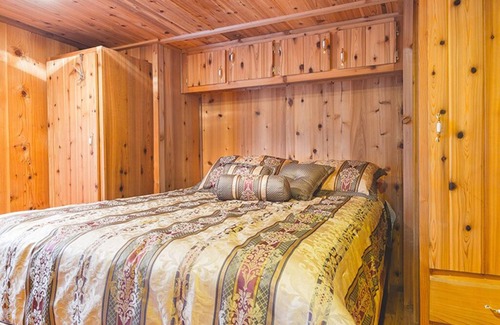 Ozark Cabin | Lakeside Cabin...Beach Included
