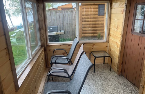 Port Hope Cabin | Lakeside Cabin with a Touch of Vintage Charm and All the Modern Conveniences