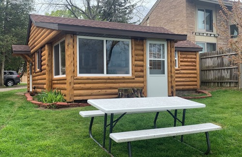 Port Hope Cabin | Lakeside Cabin with a Touch of Vintage Charm and All the Modern Conveniences