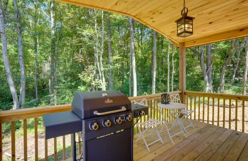 Trenton House | Lakeside Cabin with Kayaks Near Cloudland Canyon!
