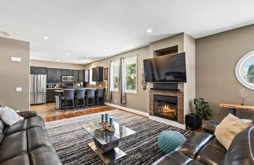 Sicamous Condo | Lakeside Condo, boat slip included/heated garage for Sledders in Winter !